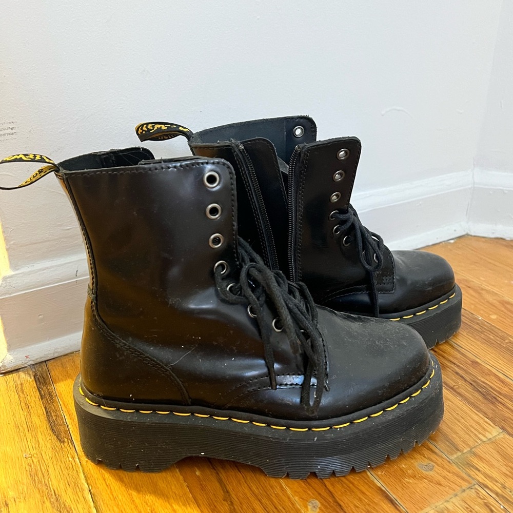 Dr. Martens Jadon